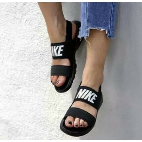 Nike Tanjun Black Strap Sandals Women's Size 9 Black And White Nike Logo - Picture 2 of 6